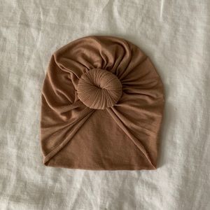 Knotbaby headwrap in latte